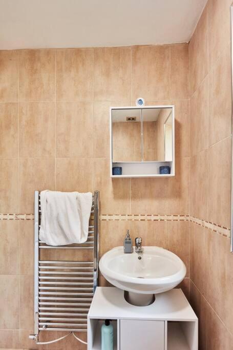*Little Haven In Leeds* ¤Private Parking¤ Ensuite Leeds  Exterior photo